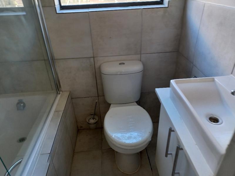 To Let 3 Bedroom Property for Rent in Burgundy Estate Western Cape